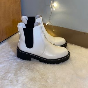 Chelsea boots